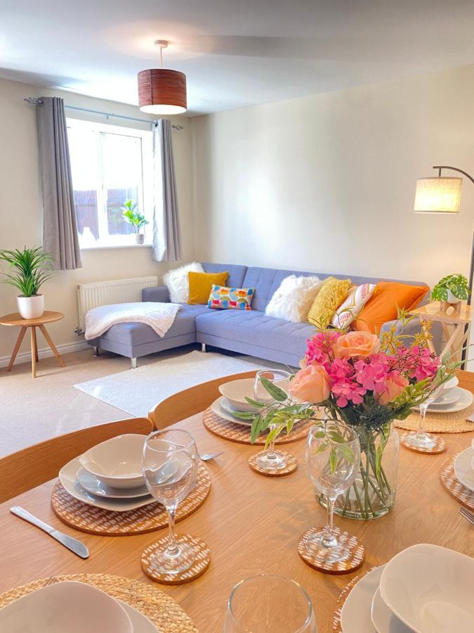 코비 Free Private Parking! Oakley House And Garden! Fully Equipped 4 Comfy Beds 빌라 외부 사진