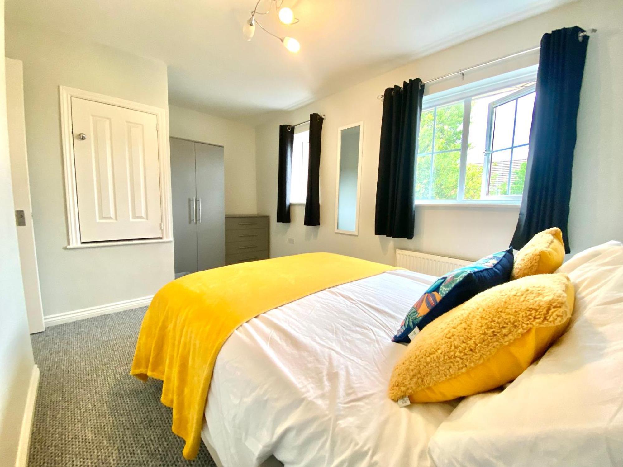 코비 Free Private Parking! Oakley House And Garden! Fully Equipped 4 Comfy Beds 빌라 외부 사진